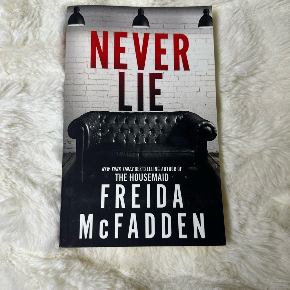 Never Lie by Freida McFadden Book